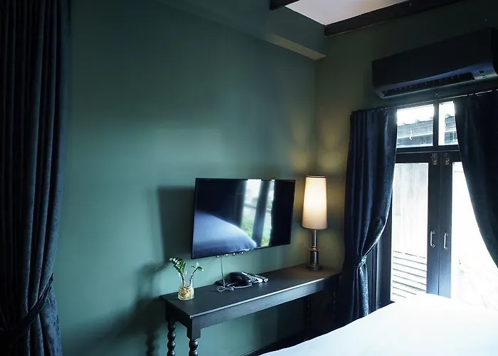 Hotel Baan Tuk Din 4*
