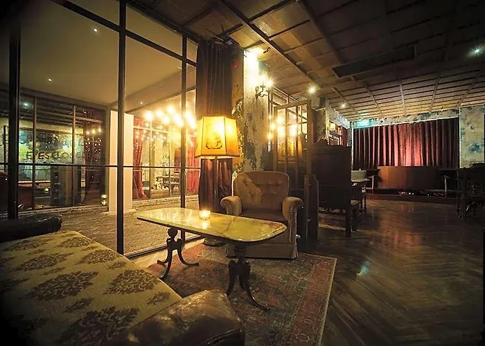 Baan Tuk Din Hotel